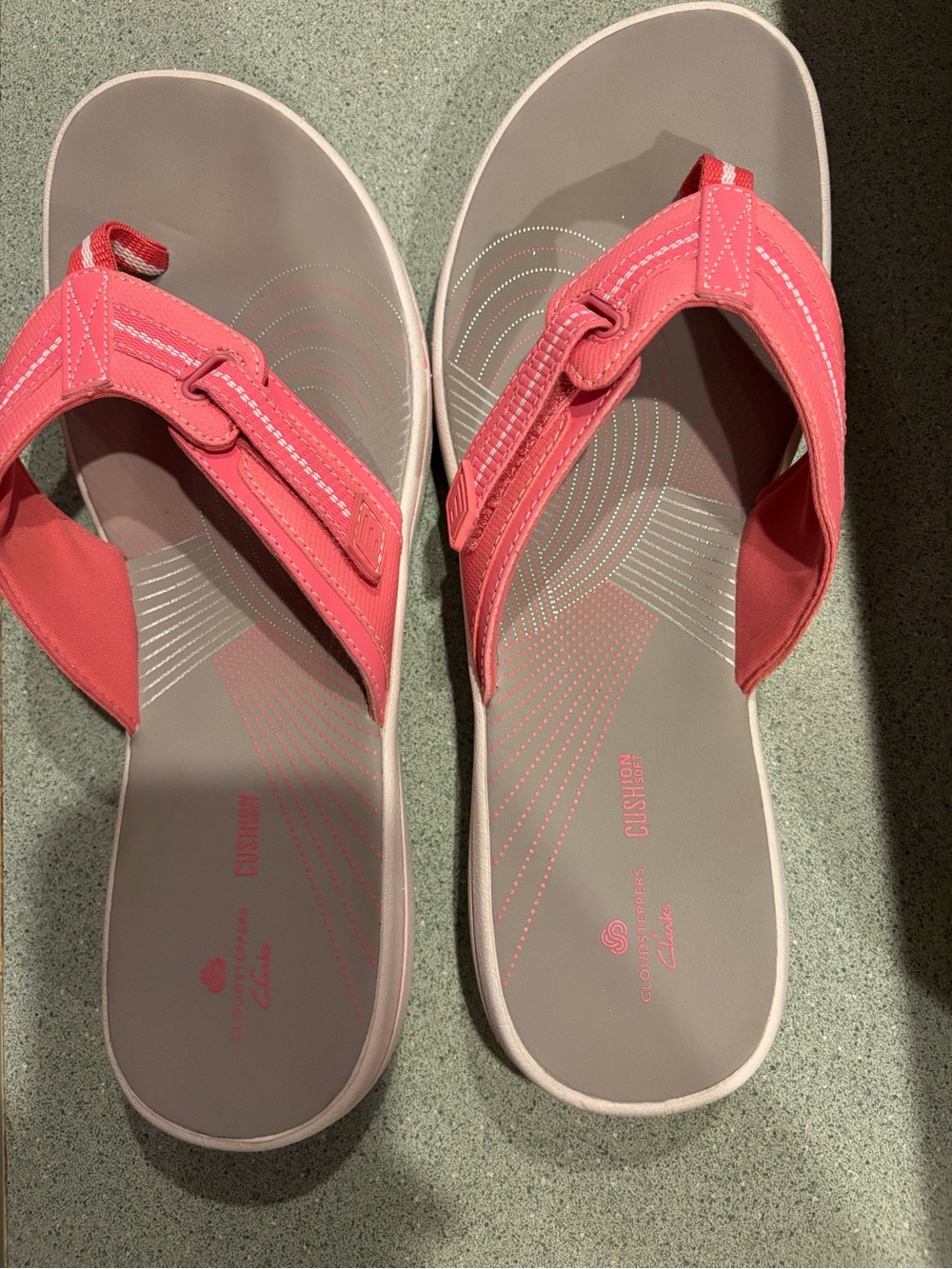 Clark’s cloud-steppers Women's Coral Pink Comfort Flip-Flop Sandals SZ 10 🆕
